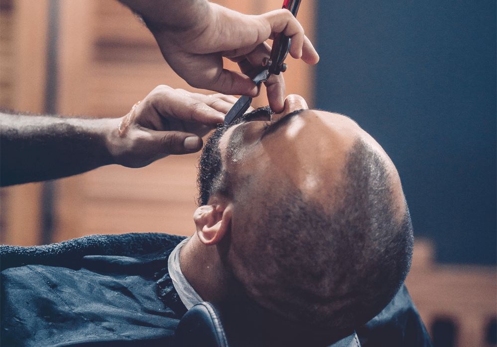 Nassrasur versus Trockenrasur: Vor- und Nachteile