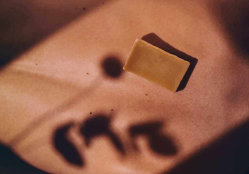 Adé Hautirritationen nach der Rasur – mit unserer Shaving Soap Bio Certified