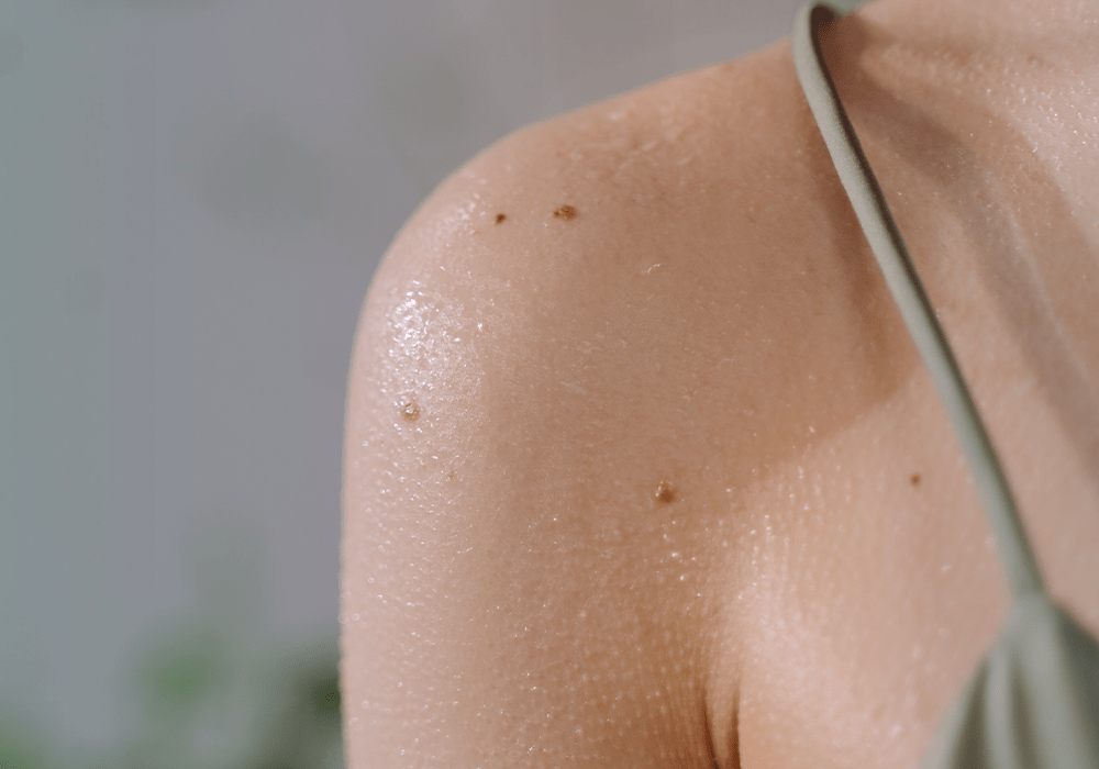 Atmungsaktive luftige Kleidung tragen