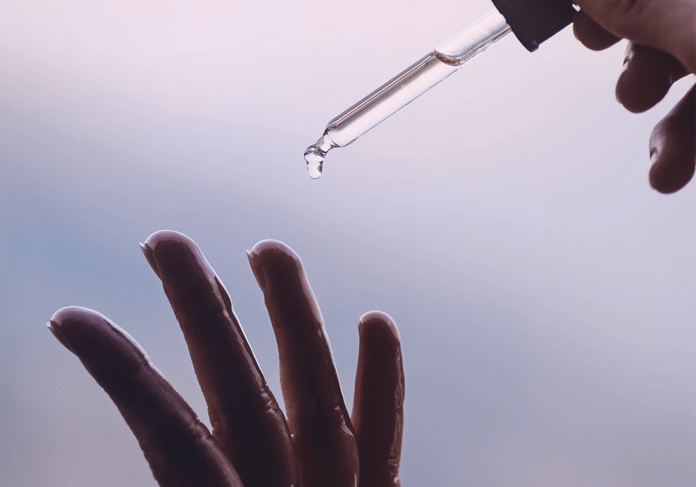 Anwendung Repair & Glow Face Oil von micaraa