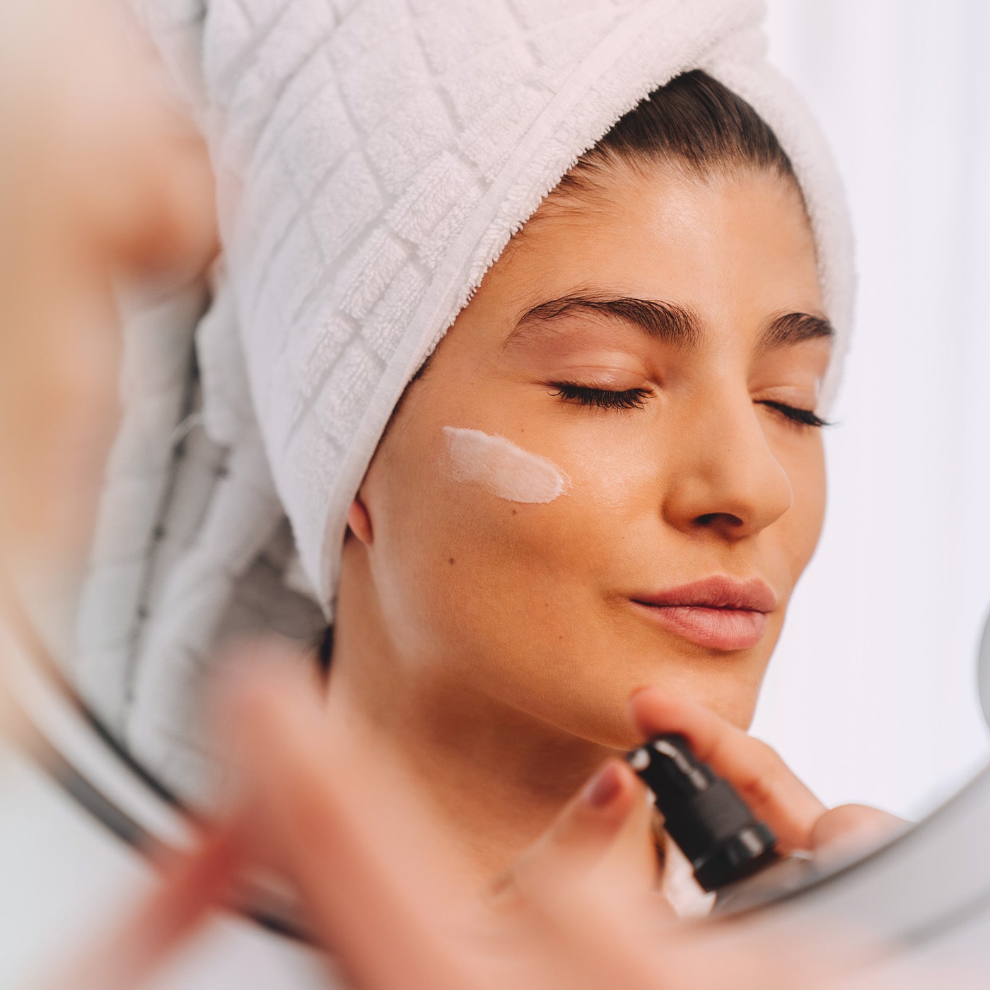 micaraa Gesichtsserum mit Bakuchiol für reife und unreine Haut