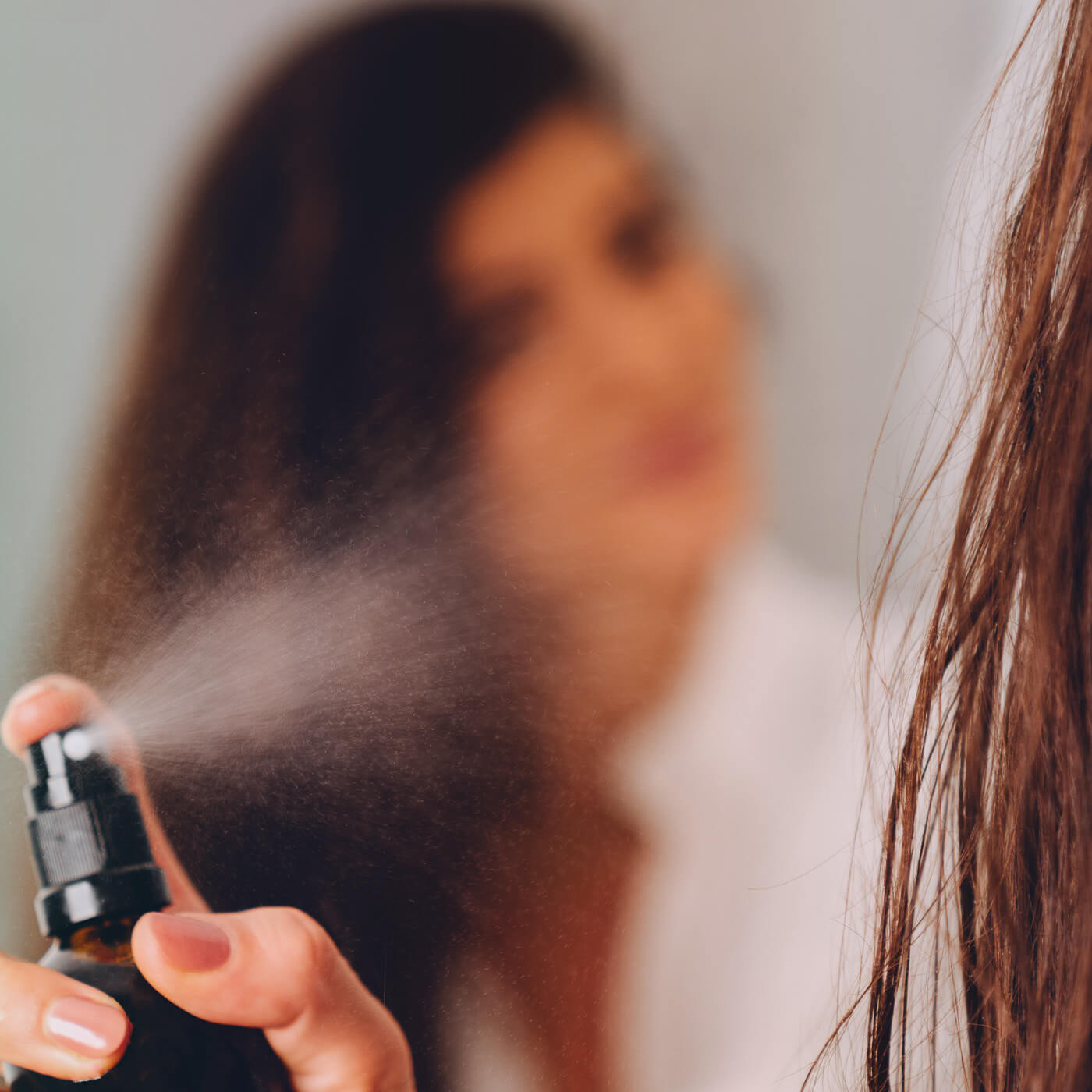 Anwendung Micaraa Repairing Hair Oil für gepflegte und gesunde Haare