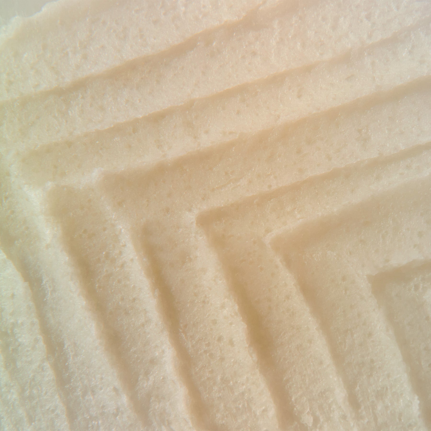 Micaraa Lippenpeeling mit Sheabutter für alle Hauttypen