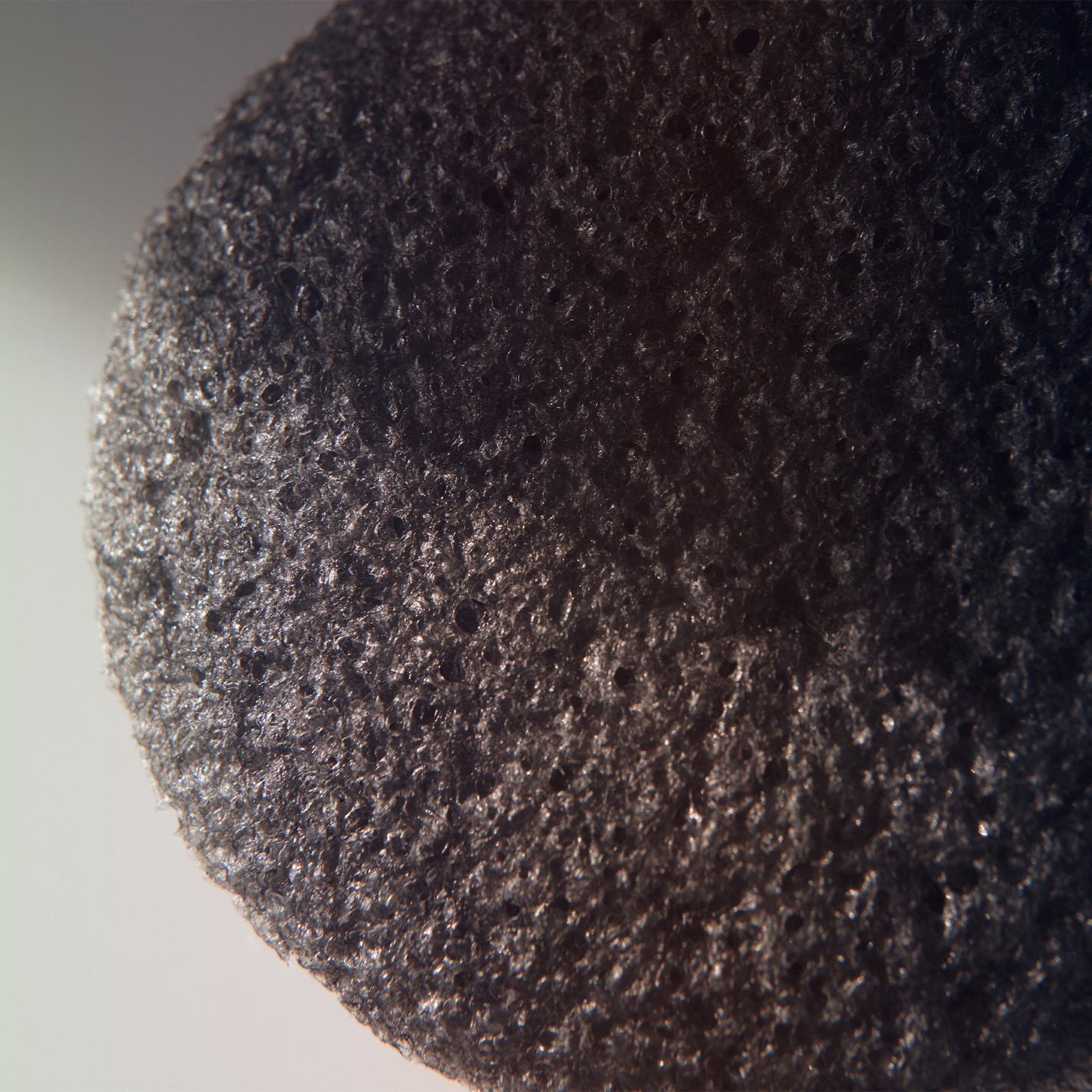 Micaraa Konjacschwamm mit schwarzer Bambuskohle für ölige Haut