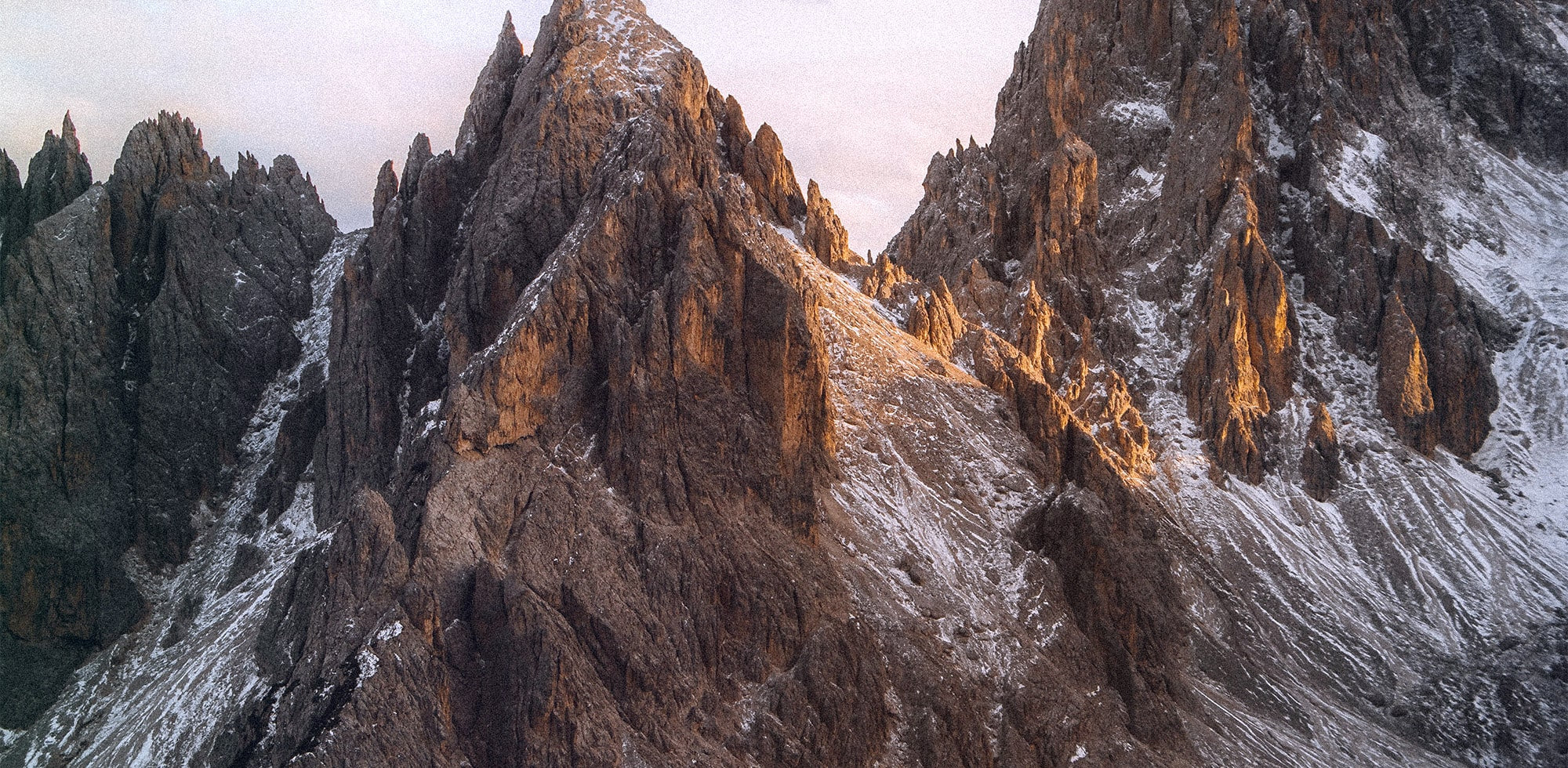 Micaraa Gesichtsserum mit Hyaluronsäure für alle Hauttypen